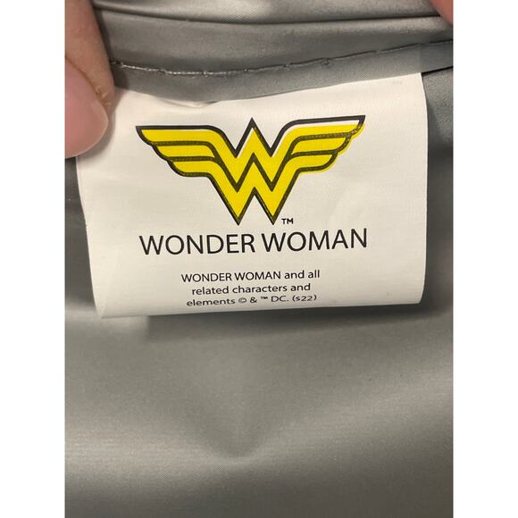 DC Wonder Woman Lunch Box Girls Super Hero Soft Sided Red Cape and Stars NWOT - Picture 5 of 8